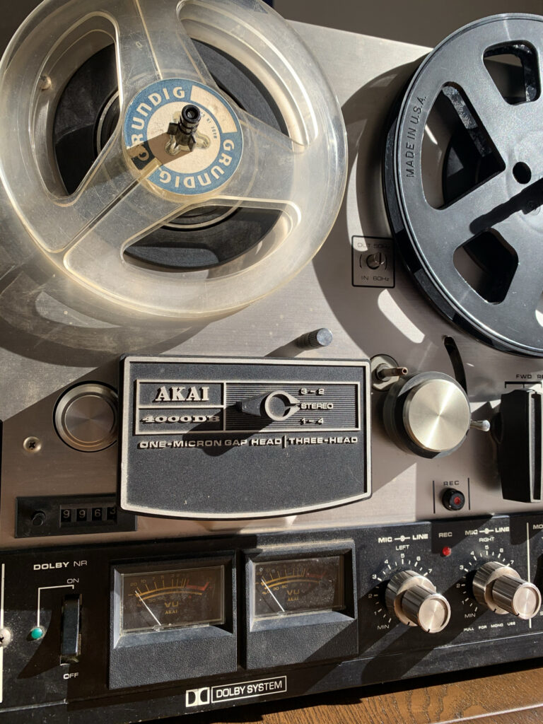 AKAI 4000 DB reel-to-reel tape recorder. Classic Vintage. Fully