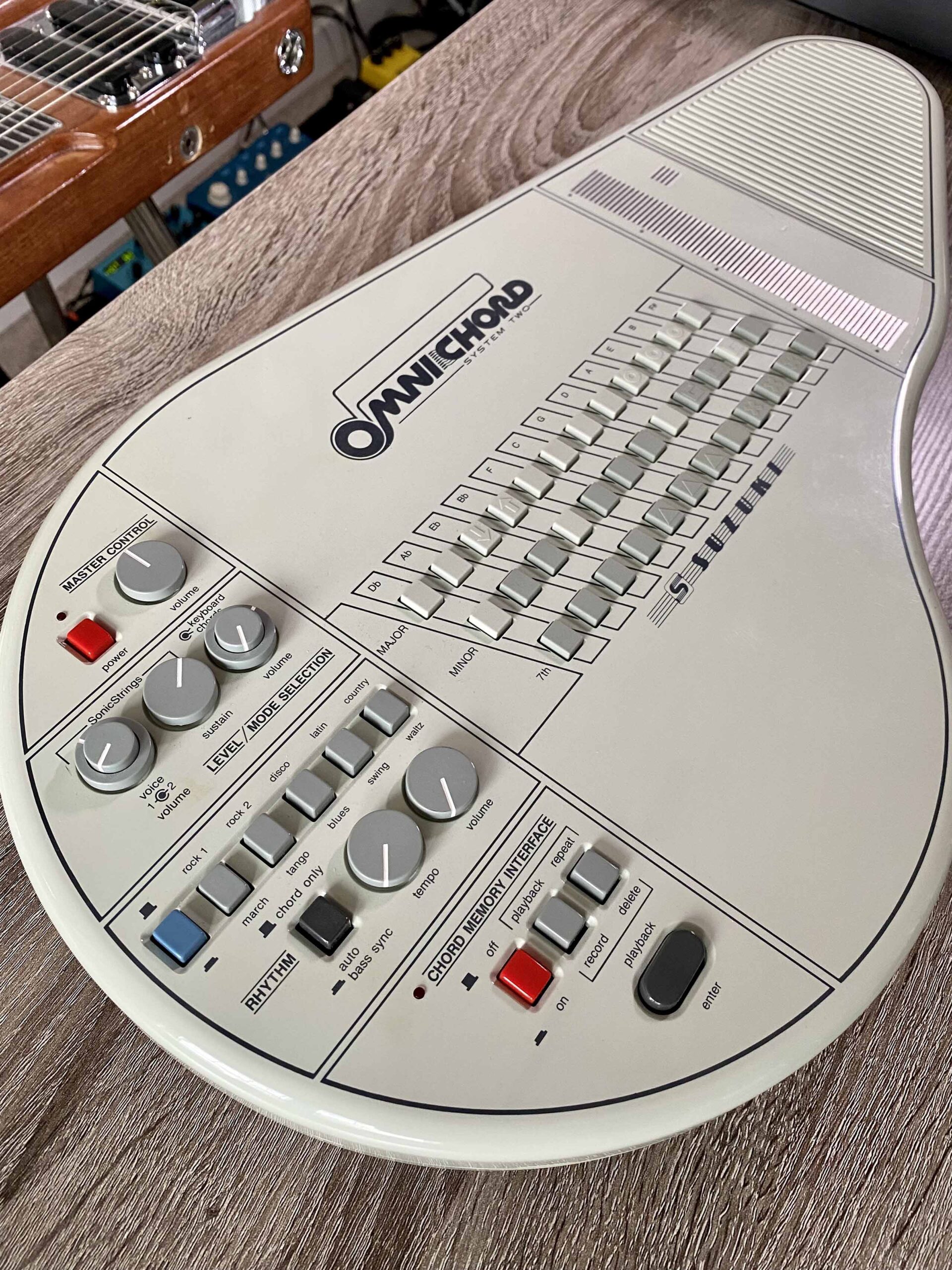 Omnichord OM-84